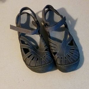 Jsport by Jambu WMN Poppy Hook & Loop Closed Toe Sport Sandals- Grey